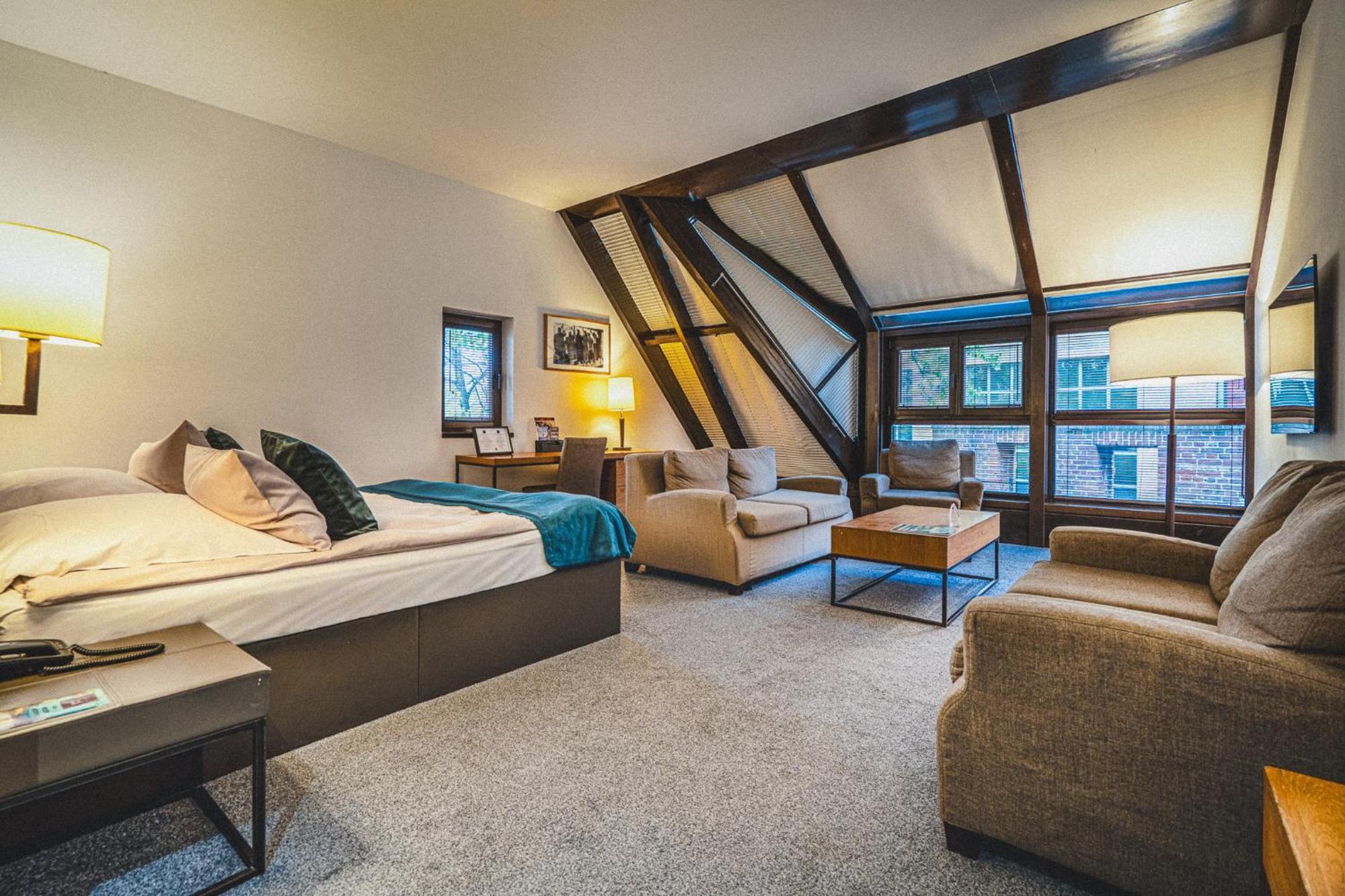 One-Bedroom Premier Apartment